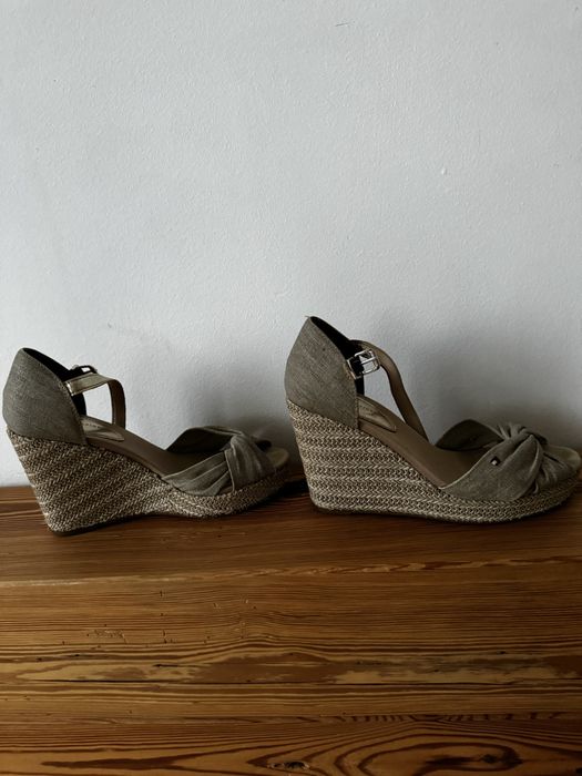Buty na koturnie Tommi Hilfiger 37