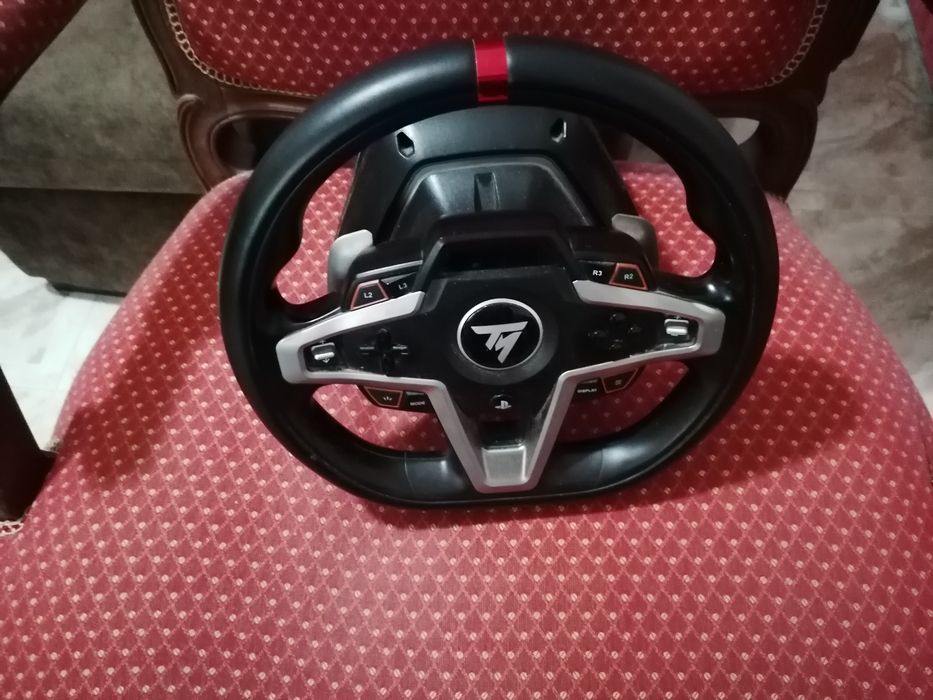 Conjunto volante thrustmaster t248 + pedais T3PM em bom estado