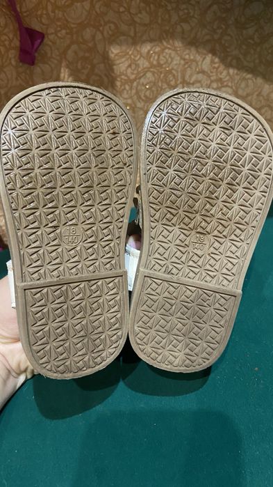 Дитячі сандалі для дівчинки