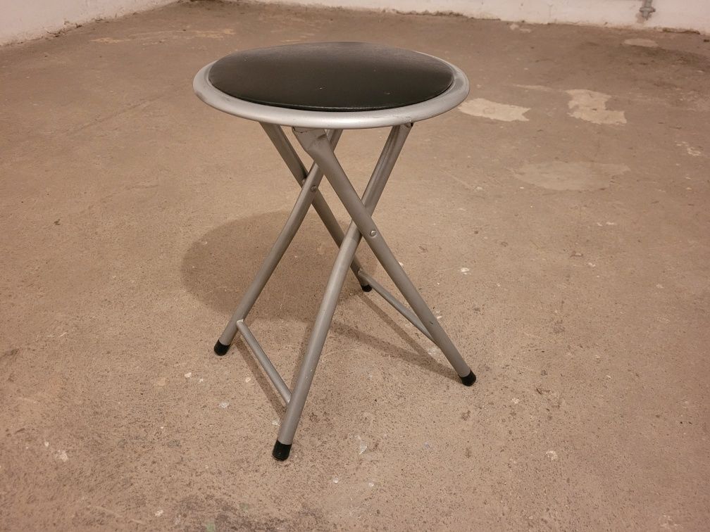 Krzesło/stołek/taboret metalowy rozkładany.