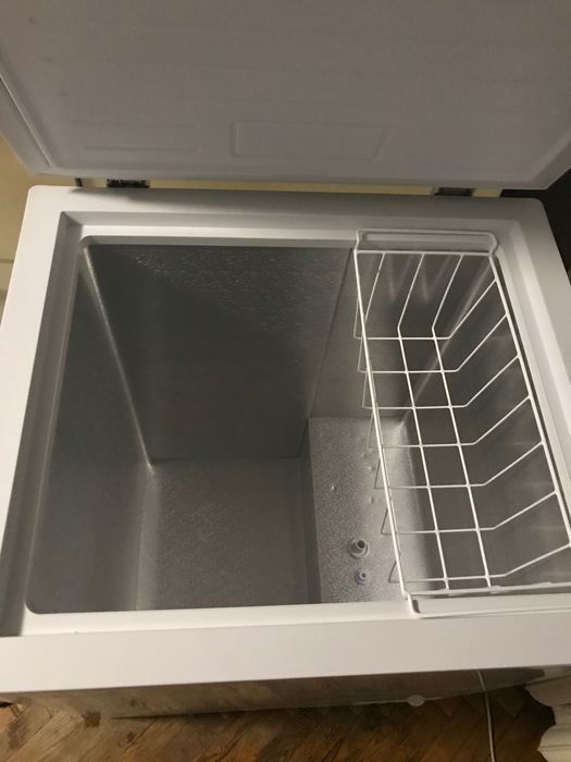 Морозильна камера Candy CCHH145