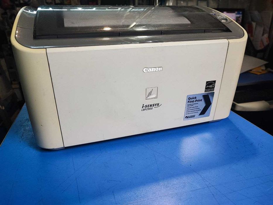 Лазерний Canon lbp 2900 у відмінному стані.