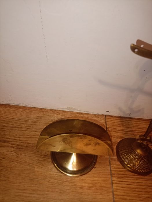 Różności z mosiądzu