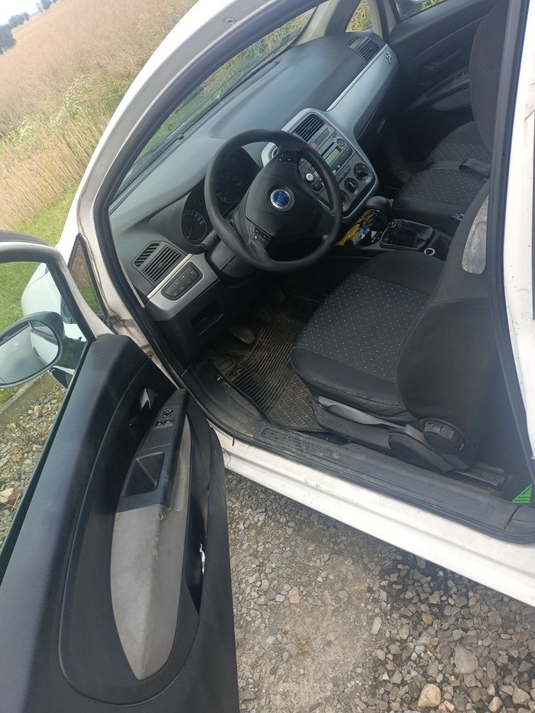 Fiat Punto 1.3 Multijet, 2006, ekonomiczny diesel, codziennie jeżdżony