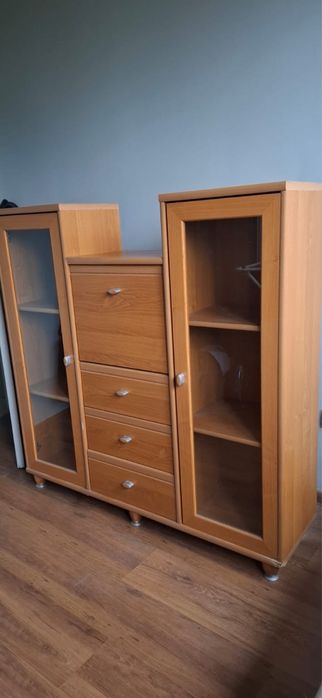 Komoda z witrynami