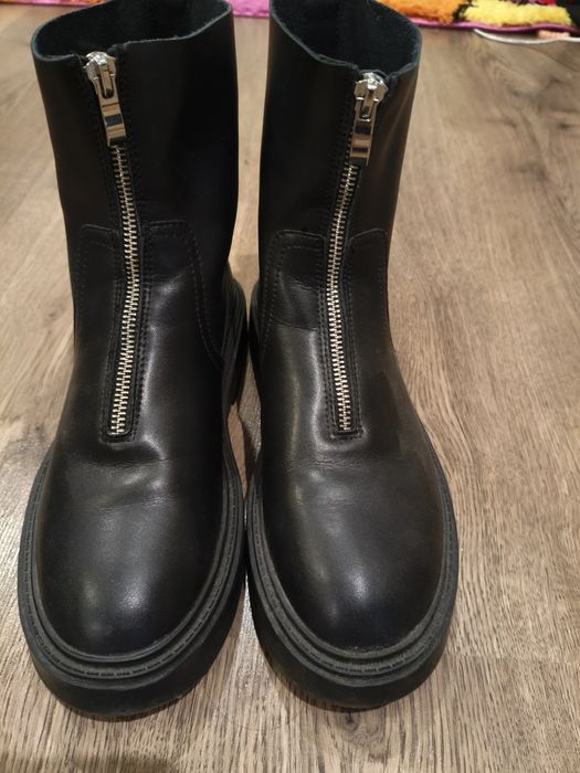 Продам шкіряні  ботінки 39 розмір