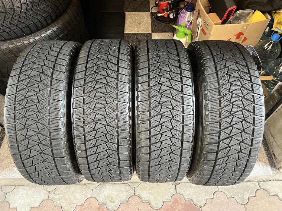 Bridgestone Blizzak DM-V2 225/60 R17 99S