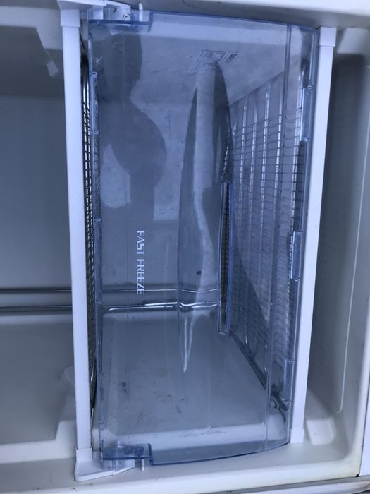 Продам полку, шухляду від морозильної камери BEKO