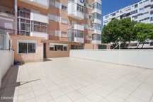 Apartamento T1+1, Costa da Caparica