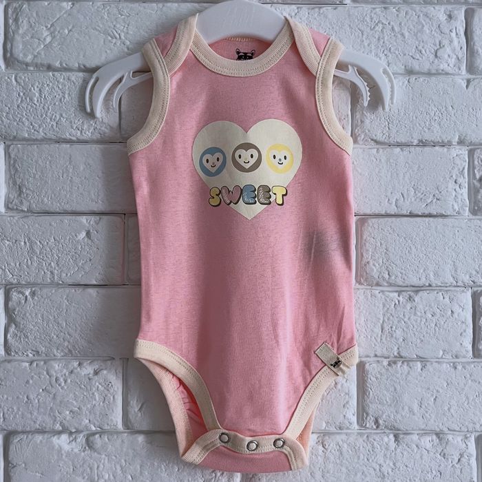 Kuniboo 62/68cm body na ramiączkach pudrowy róż serduszko