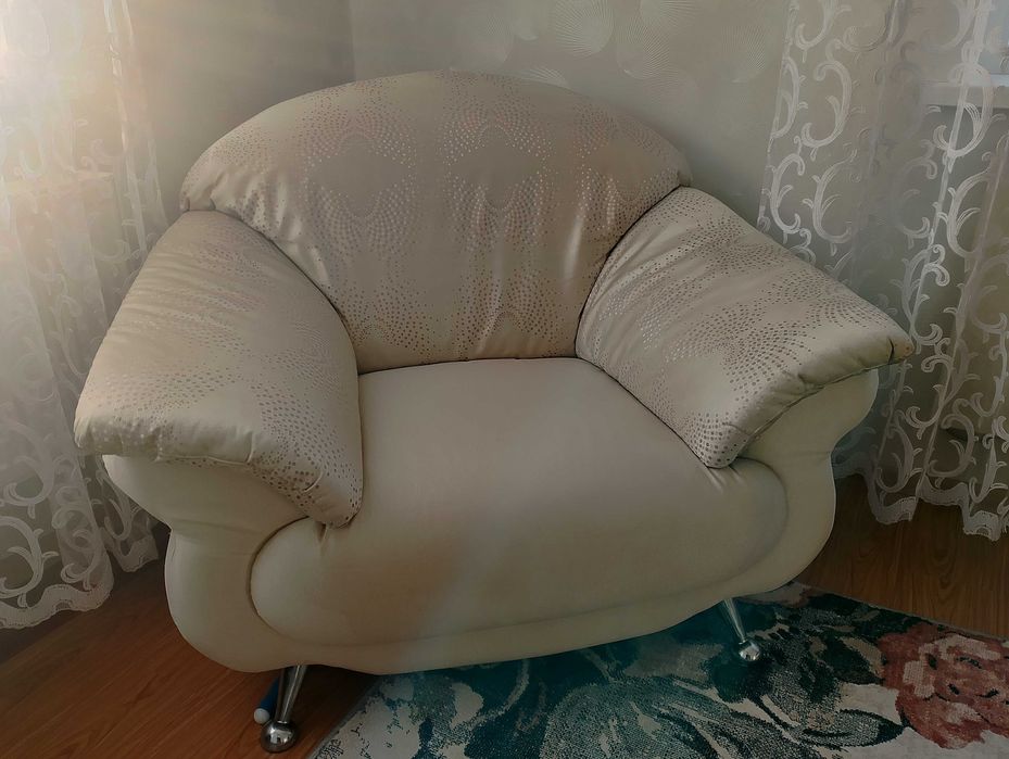 Диван розкладний та крісло