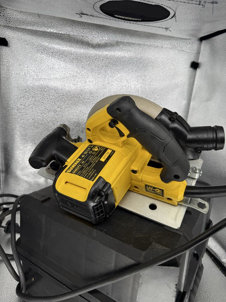 Пила дисковая сетевая DeWALT DWE575 дискова мережева паркетка