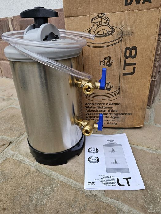 Фільтр-пом'якшувач для води DVA 8LT