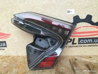 Toyota C-HR 16-19 фонарь задний правый в крышку багажника 81580-F4020