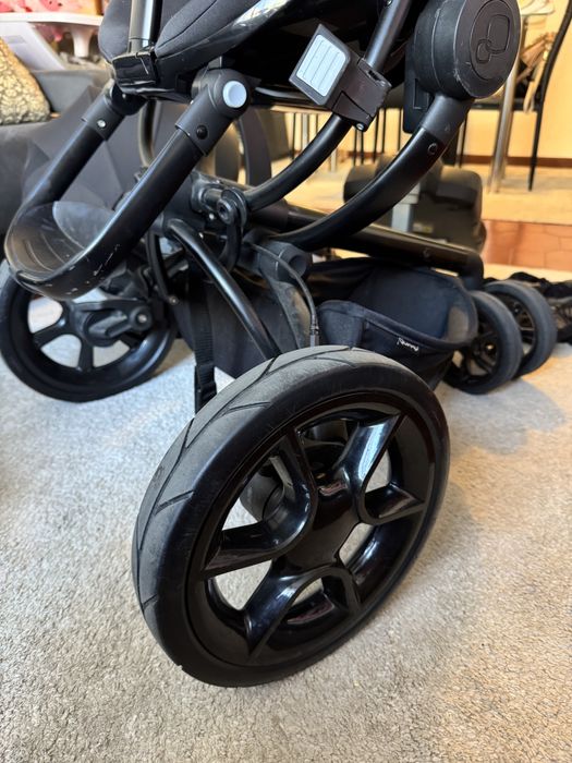 Carrinho Quinny Moodd + babycoque BeSafe iZi Go + base ISOfix