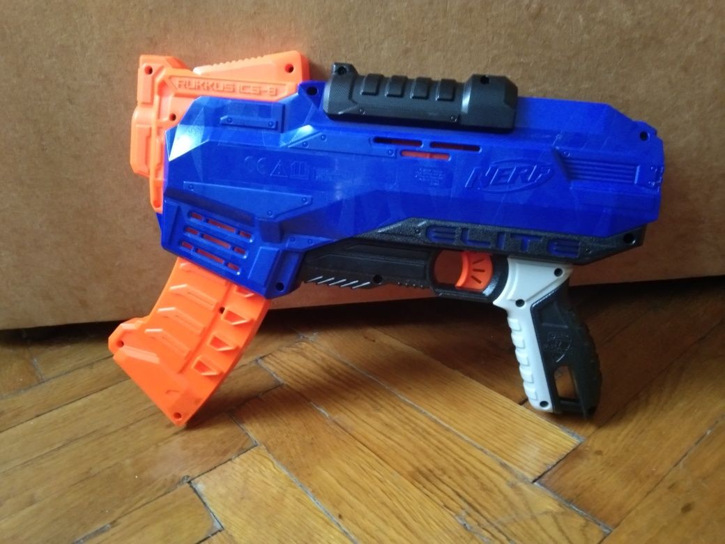 NERF. Пластиковий пістолет!