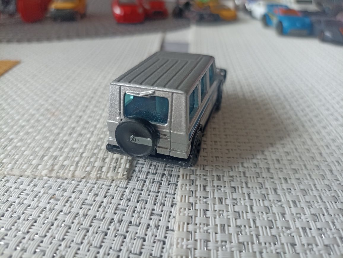 Matchbox 14 Mercedes Benz G 550 Jurassic World auto samochód resorak
