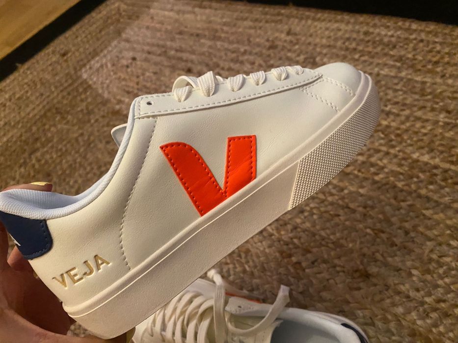 Vendo sapatilhas novas da marca Veja tamanho 39
