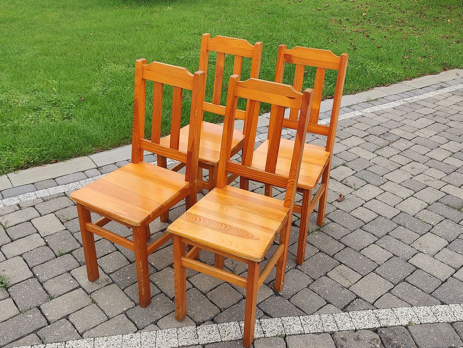 Komplet sosnowych krzeseł + stół