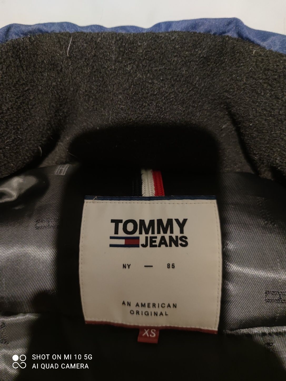 TOMMY JEANS

Kurtka puchowa z odpinanym kapturem
