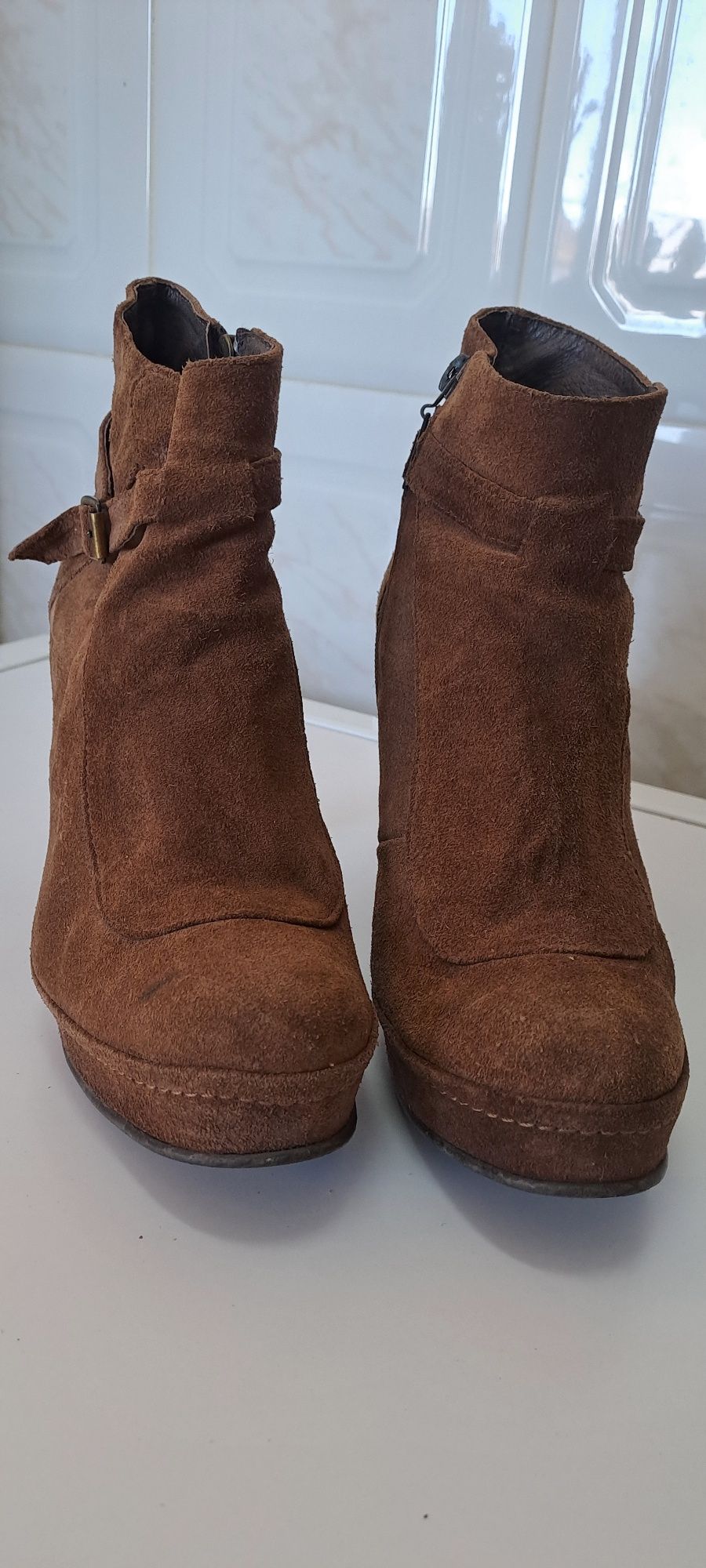 Botas camel em camurça