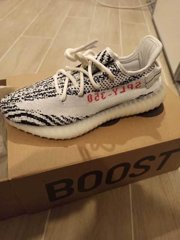 YeezyBoost350V2UnisextrampkiZebra.38