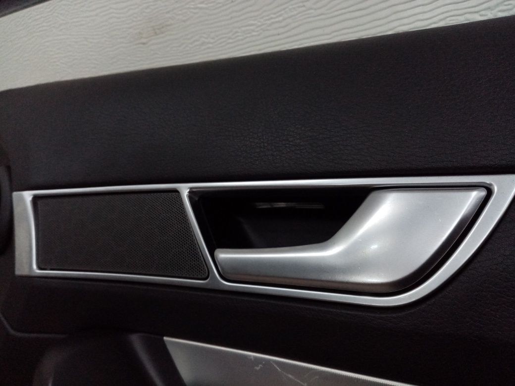 Boczek tapicerka drzwi prawy przód prawy przedni Audi A6 c6 skóra