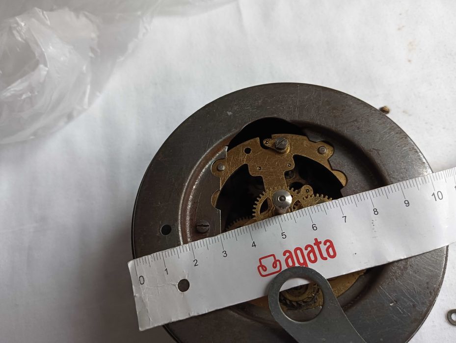 Stary mechanizm zegara z obudową - Junhans