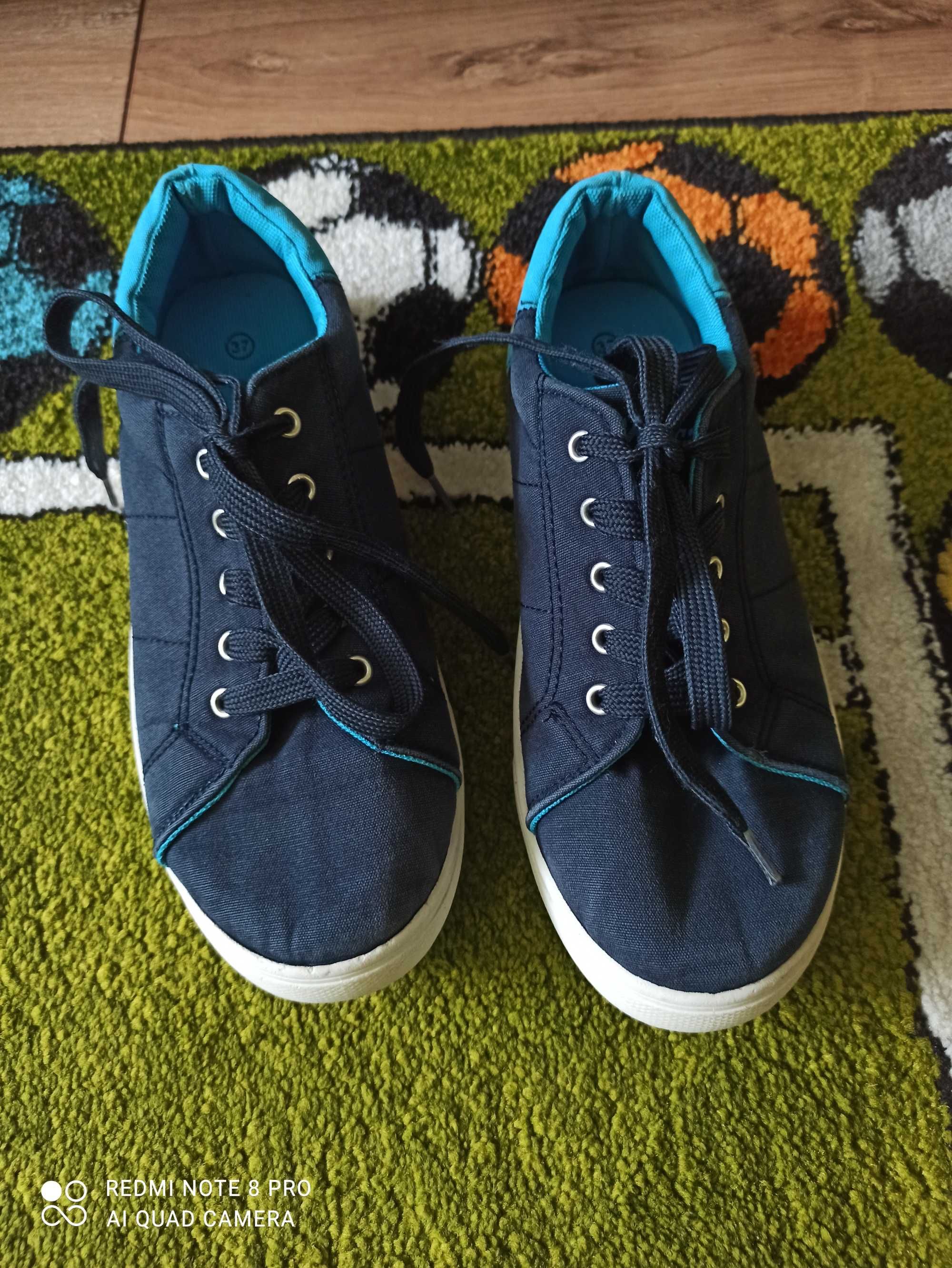 Buty sportowe halowe 37