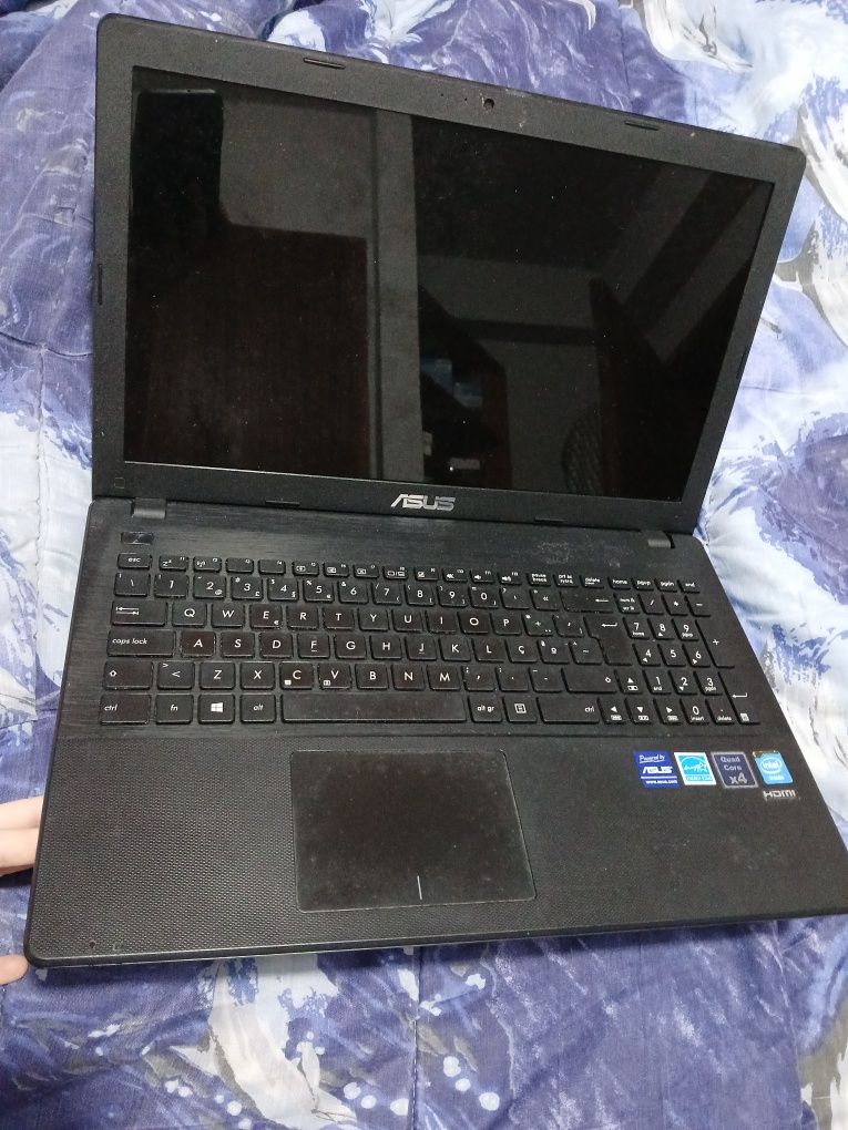 Portátil Asus X551M