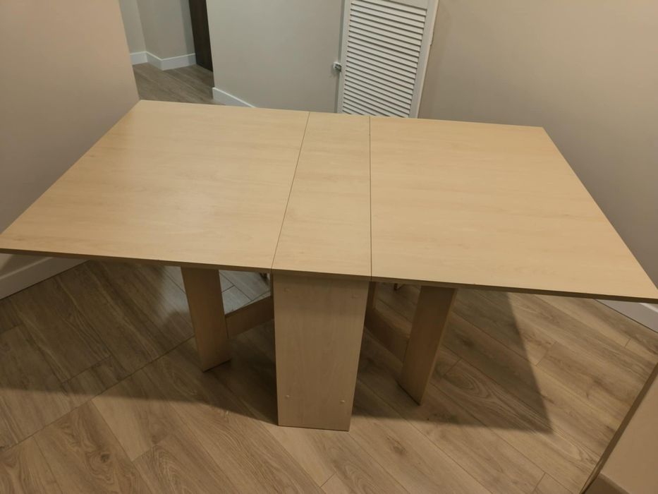 Stół rozkładany .