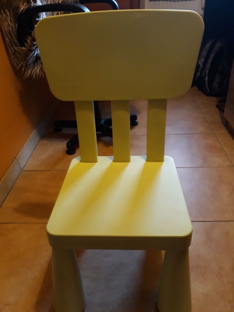 Krzeselko dziecece