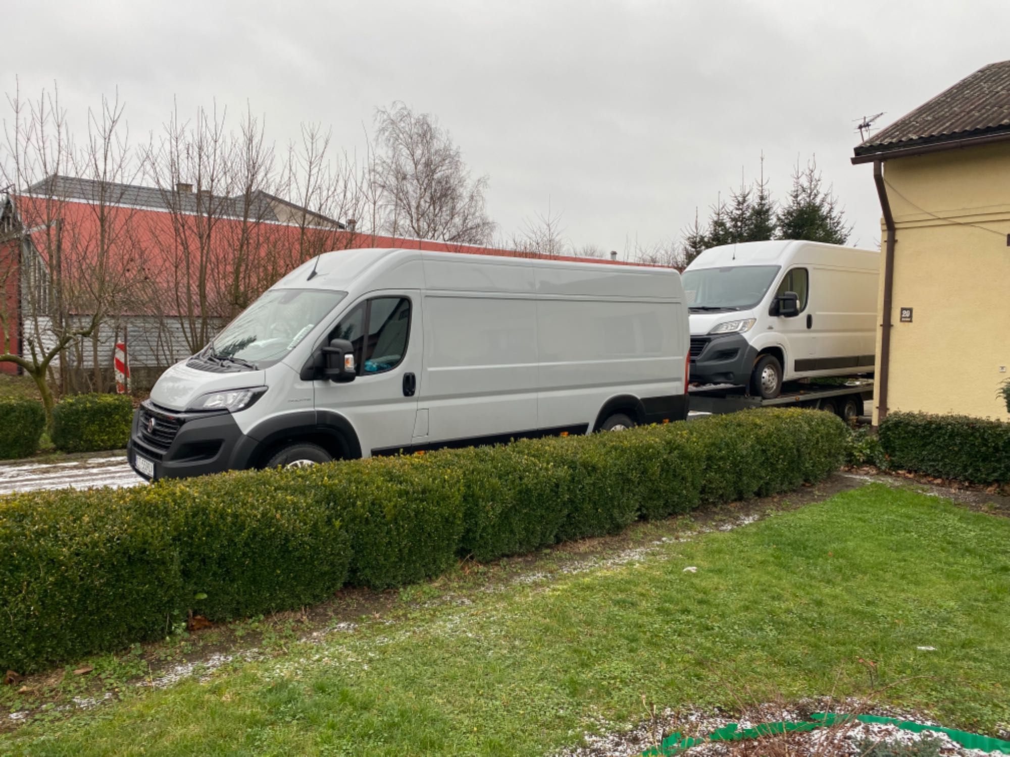 Przeprowadzki. Świadczenie usług transportowych- Citroen Jumper Maxi