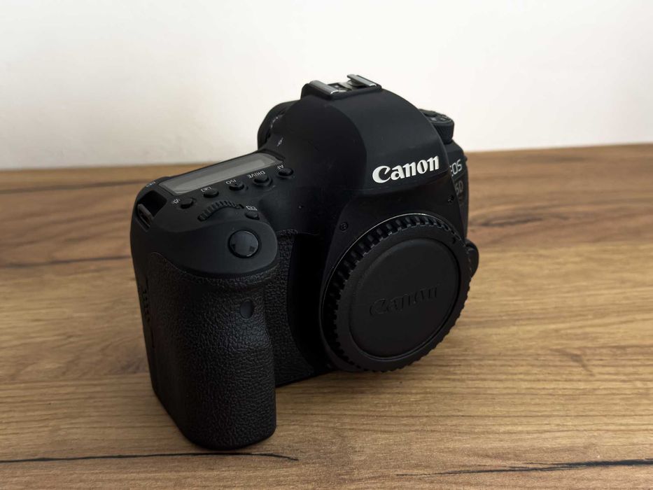 Sprzedam Canon EOS 6D Mark II