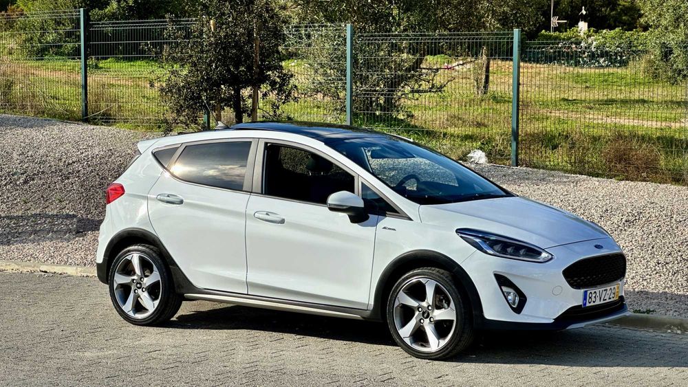 Ford Fiesta Active - 125cv - Full Extras - Único proprietário