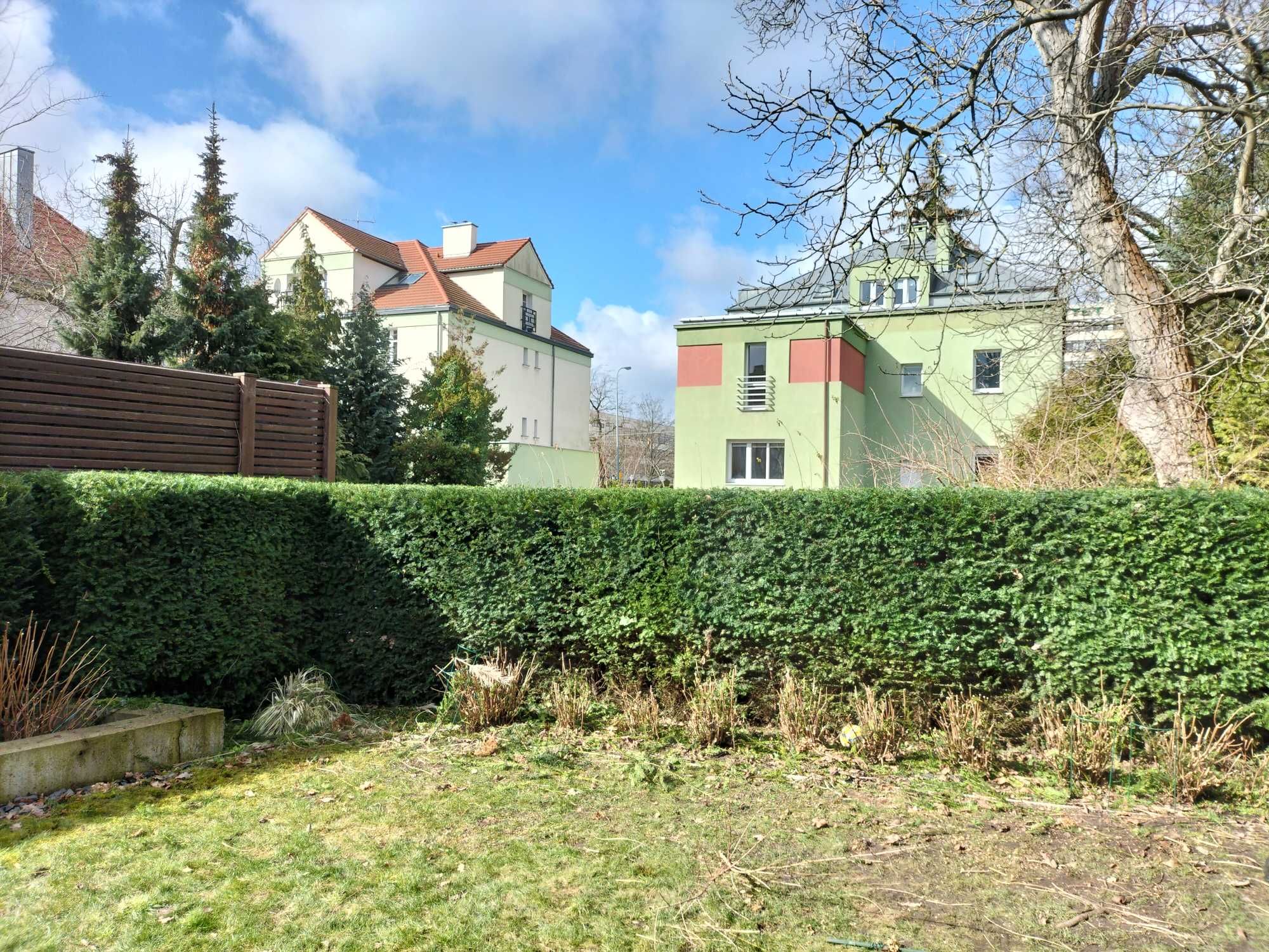 Przycinanie i formowanie krzewów