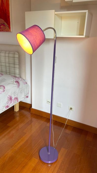 Candeeiro de pé roxo