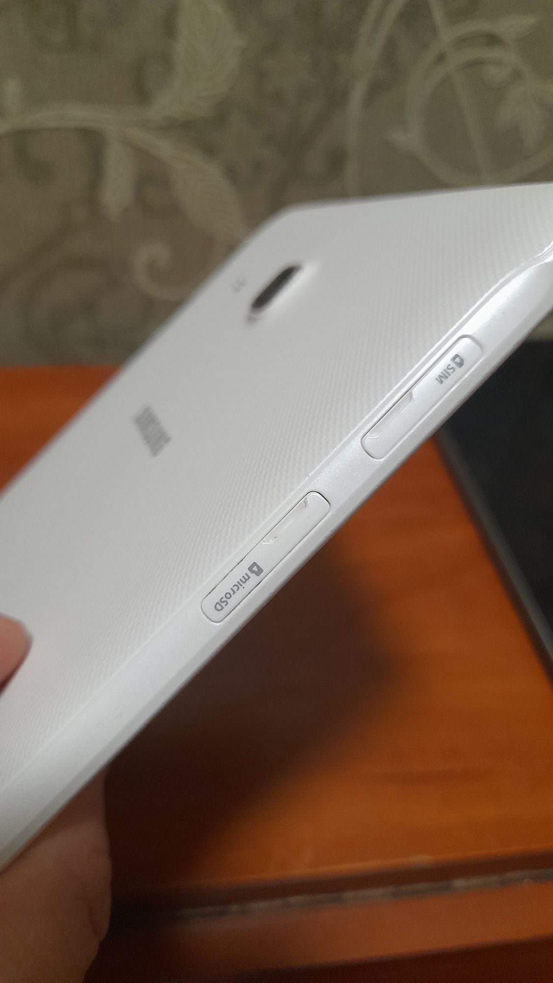 продам  планшет samsung(под ремонт)