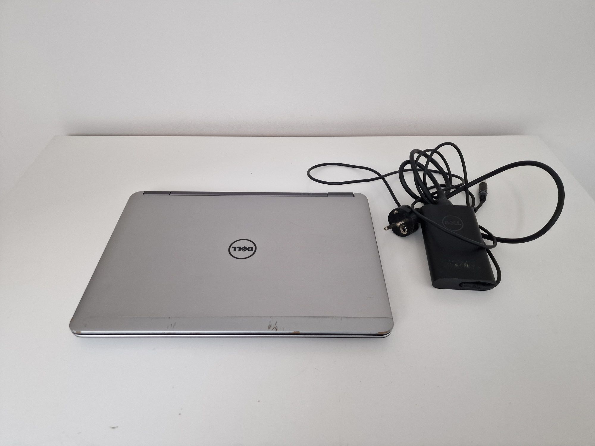 **Dell latitude e7520 Intel I5 8GBRam SSD**