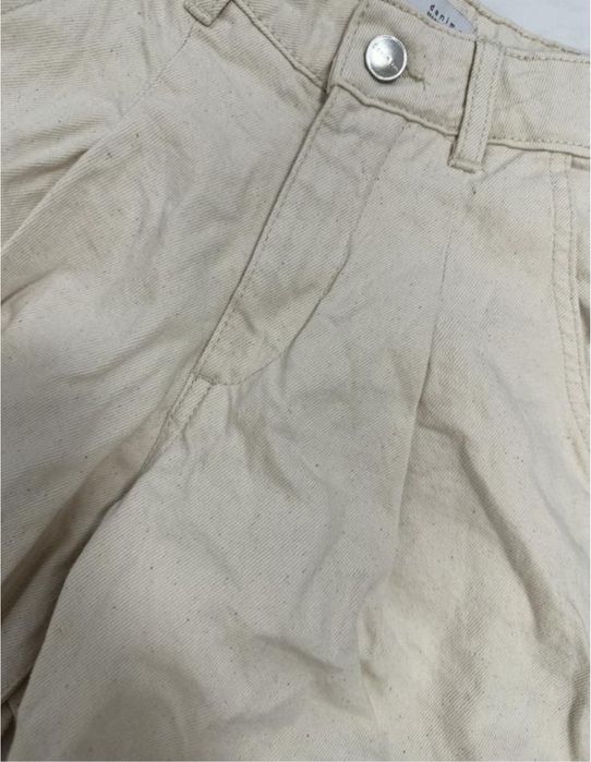 Стильные молочные джинсы мом с защипами Denim co