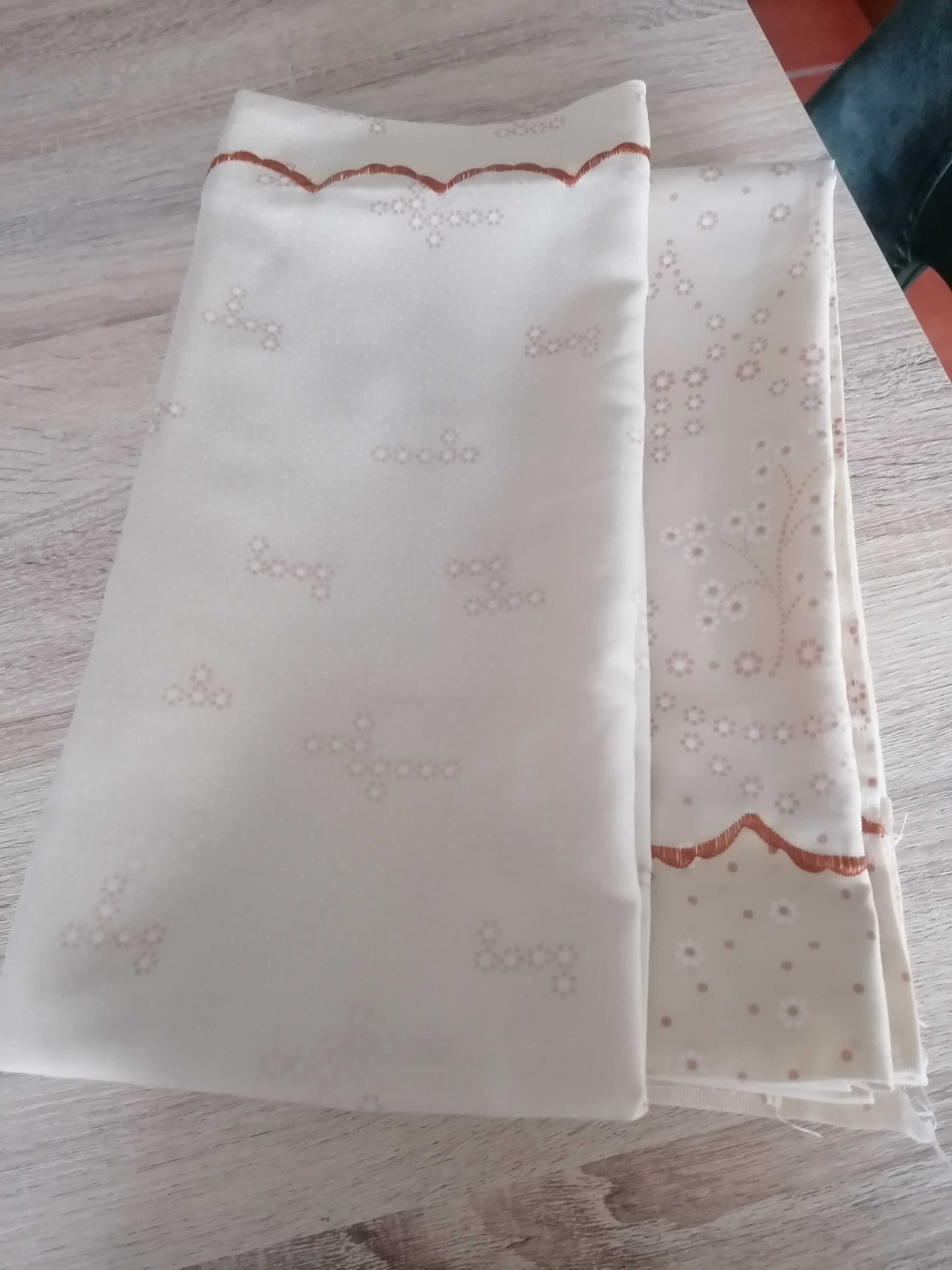 2 camas de roupa