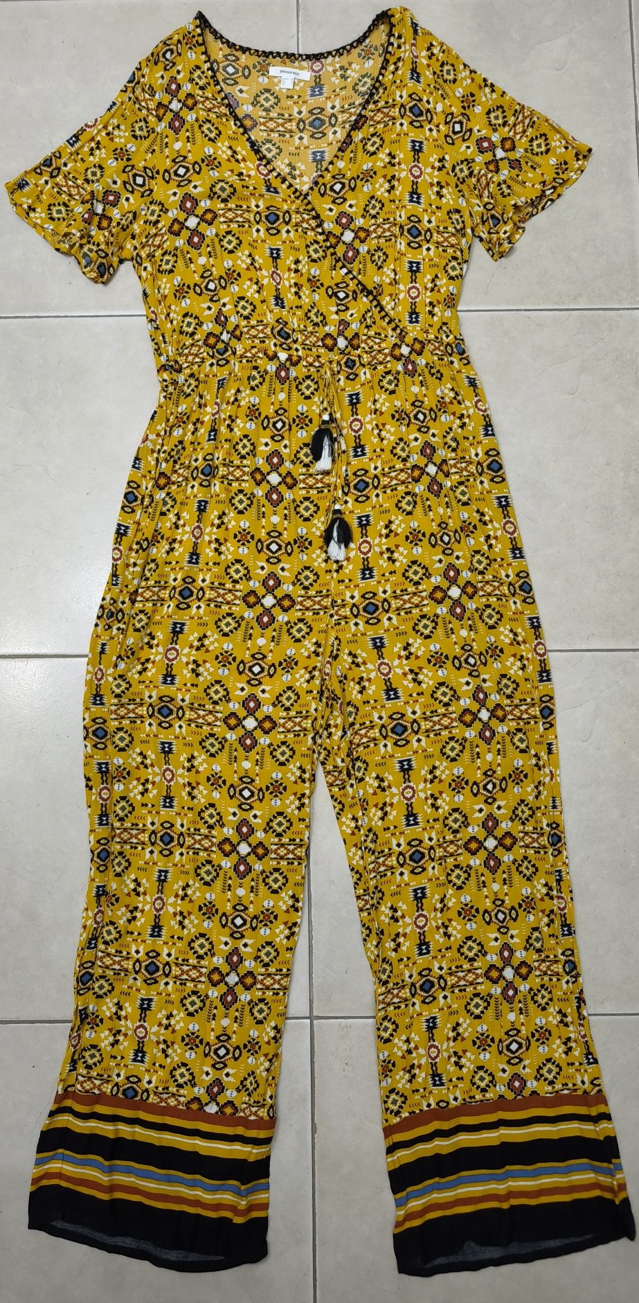 Macacão Mostarda Novo da Stradivarius