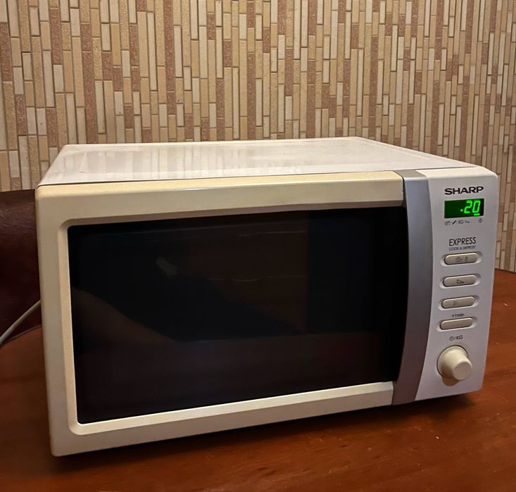 Микроволновка Sharp, в хорошому стані