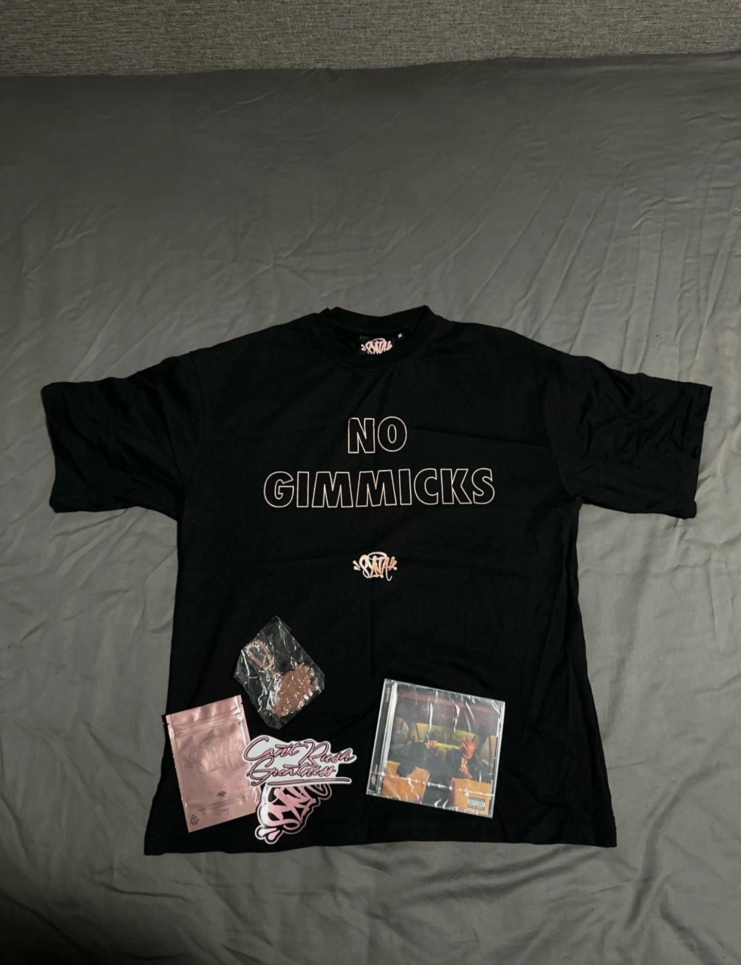 T-shirt synaworl No gimmicks