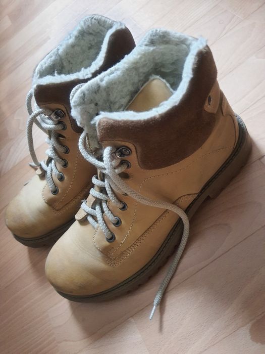 Buty zimowe skórzane damskie rozm. 39