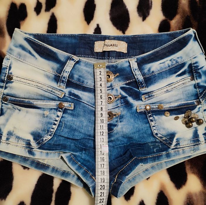 Шорты с заниженной посадкой