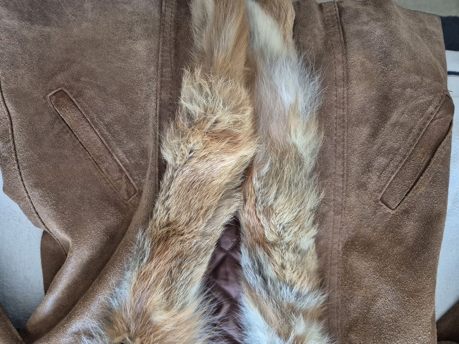 Casaco em pele com pelo Tam.S