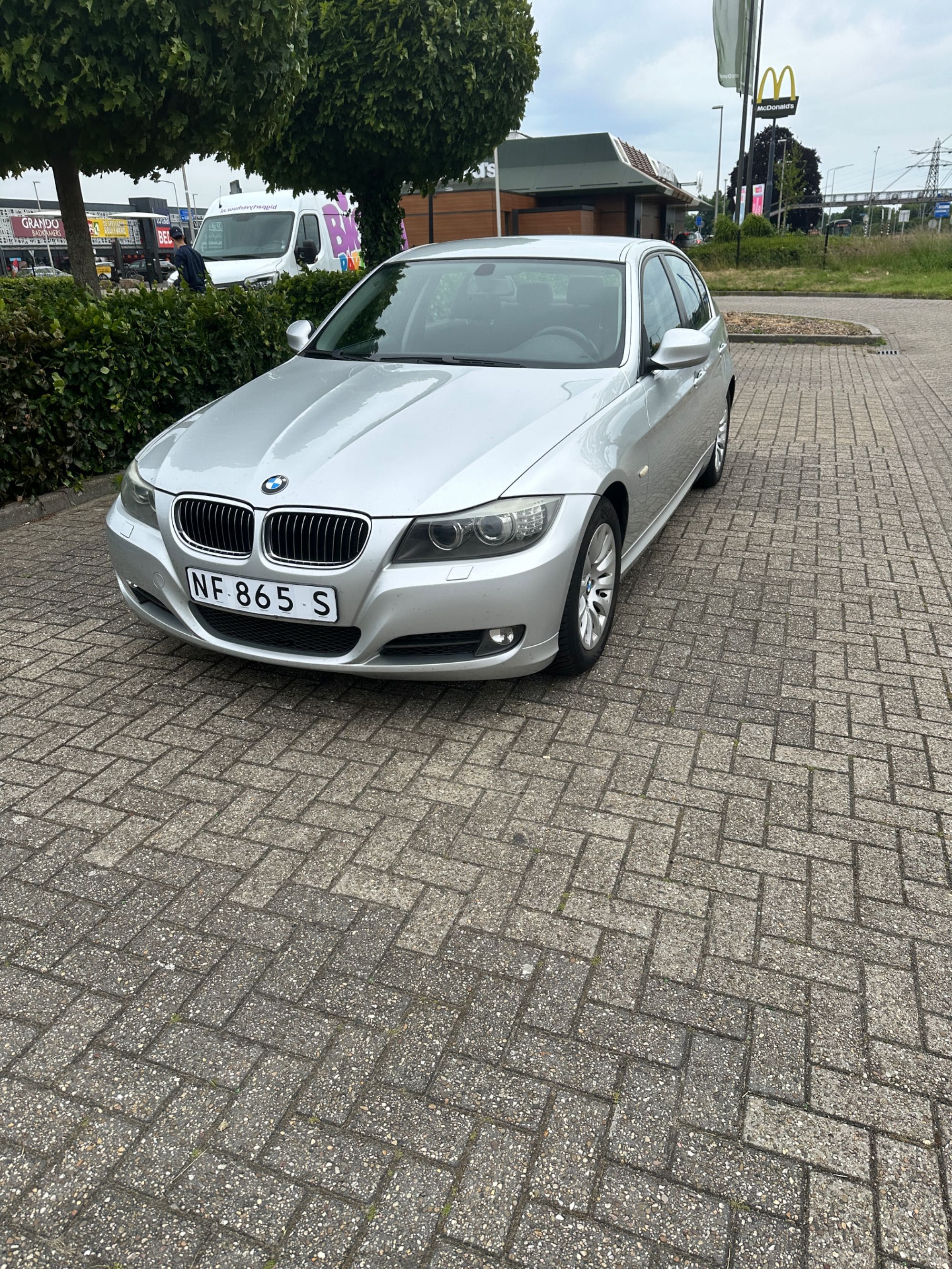 Bmw e90 lci 325i