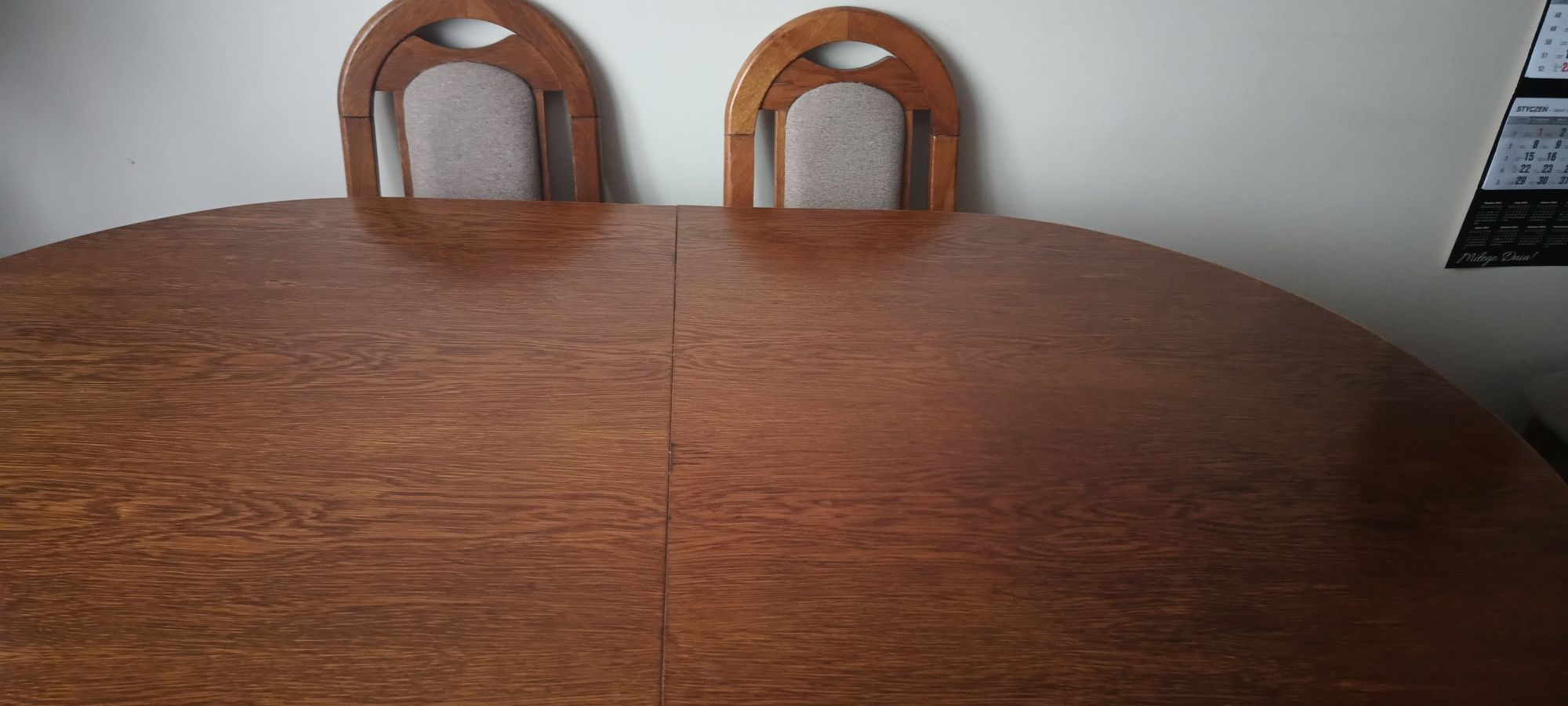 Dębowy stół z 6 krzesłami