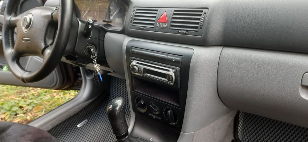 Шкода Октавія тур 1.6